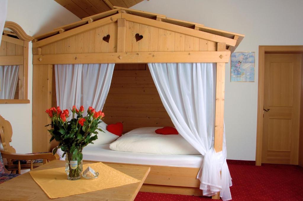 Hotel Camona & Apart Walserhof Замнаун Номер фото