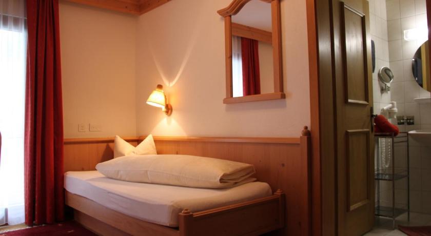 Hotel Camona & Apart Walserhof Замнаун Номер фото